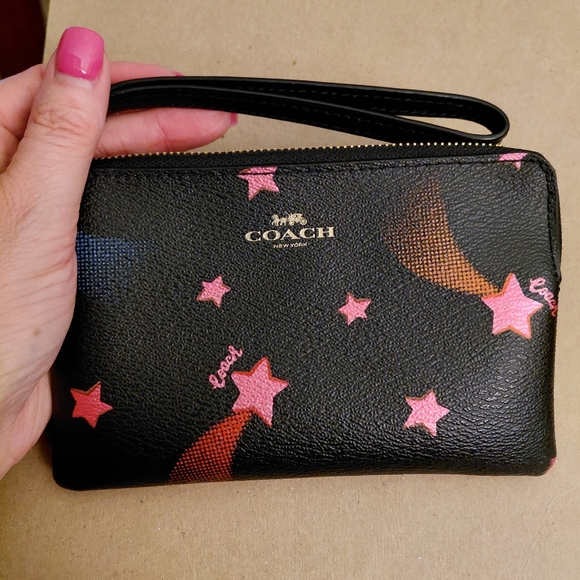 Coach Handbags - Coach Corner Zip Wristlet With Disco Star Print C7291 EUC